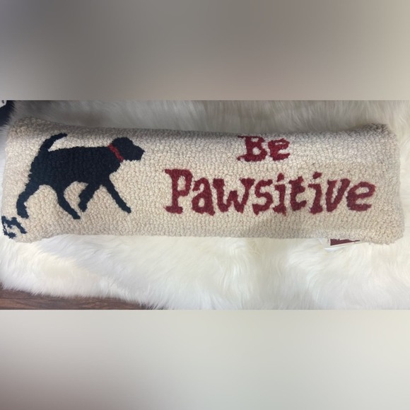 ๐ Chandler 4 Corners Hand Hooked Wool Pillow Black Lab Be Pawsitive 8x24 ๐พ - Picture 4 of 7